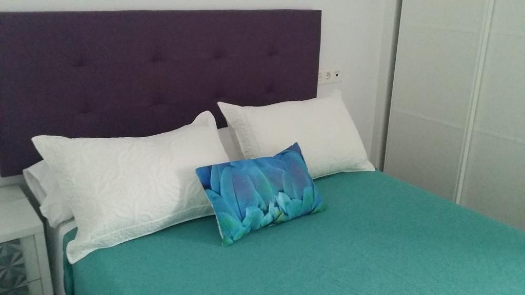 Apartamentos Iliberis Гранада Стая снимка