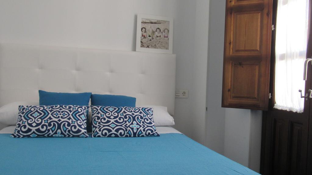 Apartamentos Iliberis Гранада Стая снимка