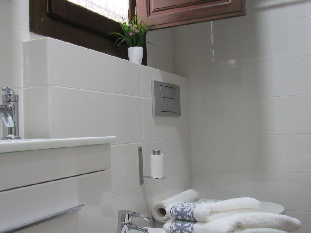 Apartamentos Iliberis Гранада Стая снимка