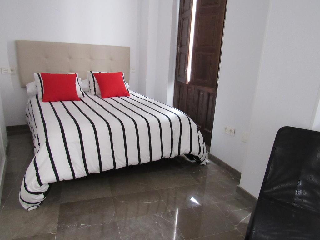 Apartamentos Iliberis Гранада Екстериор снимка