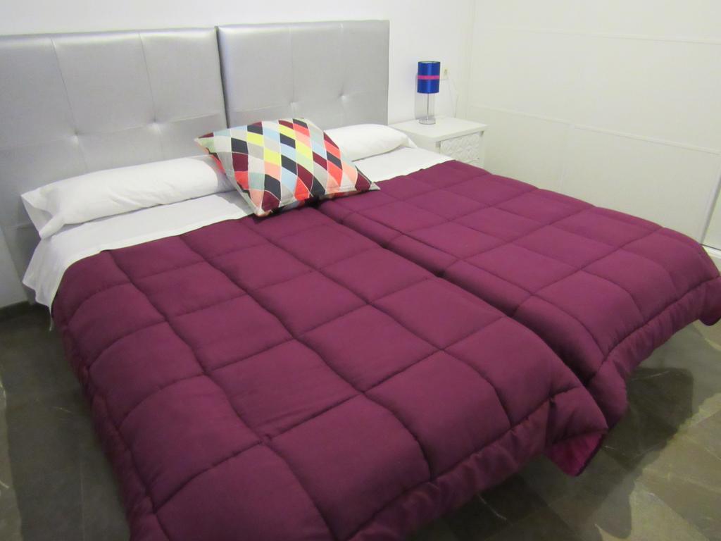 Apartamentos Iliberis Гранада Екстериор снимка