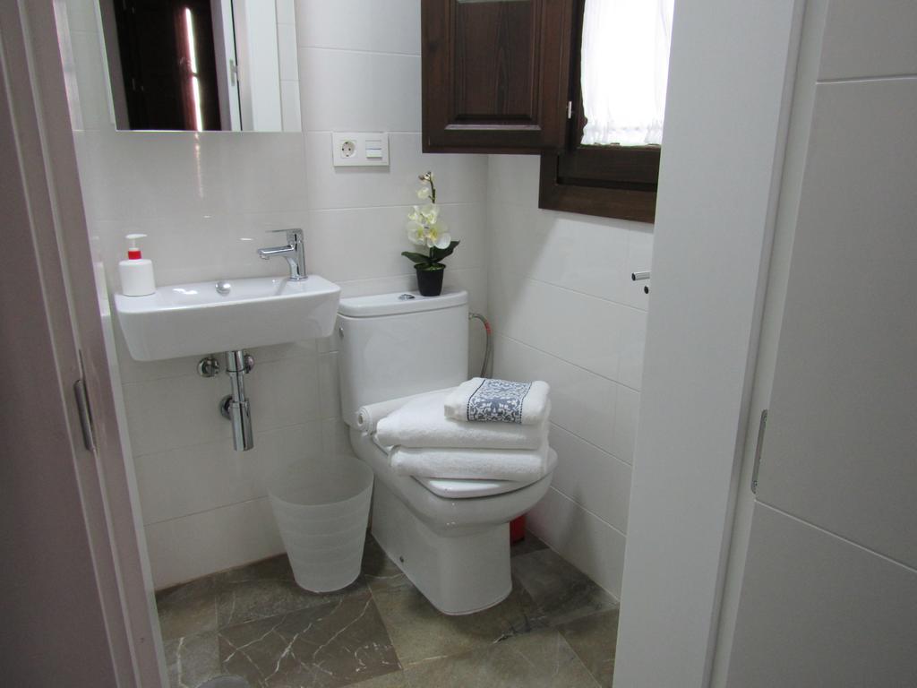 Apartamentos Iliberis Гранада Стая снимка