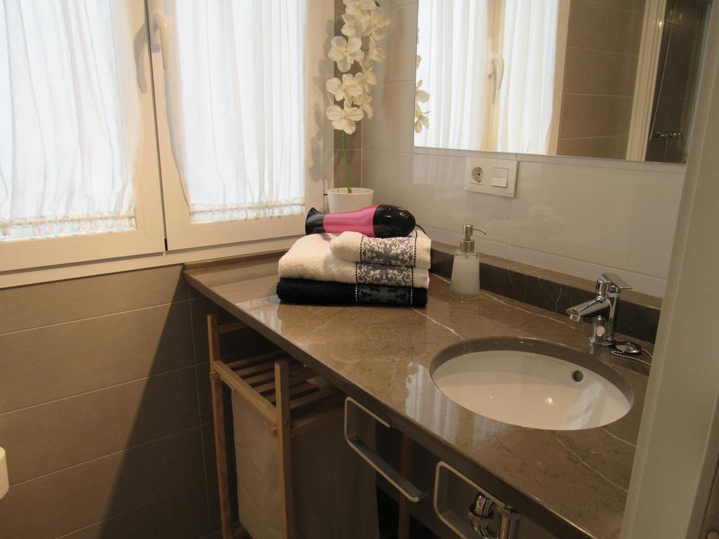 Apartamentos Iliberis Гранада Стая снимка