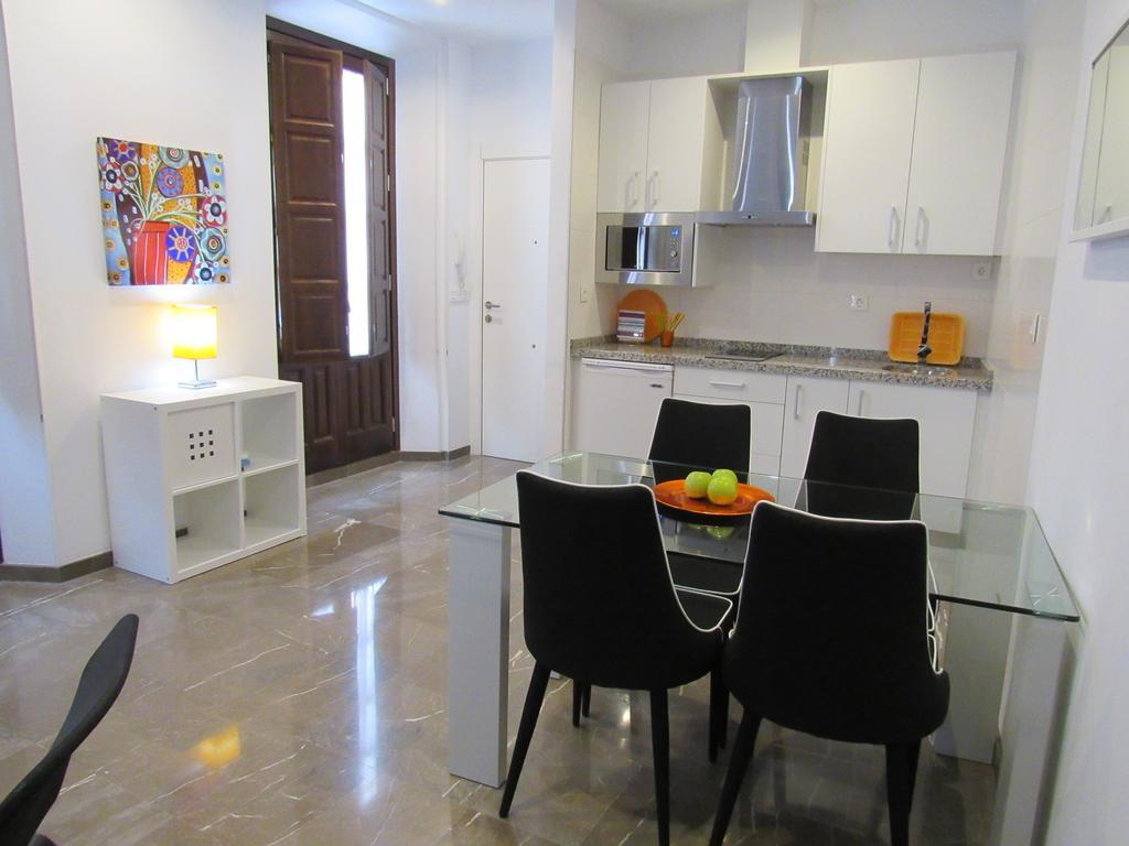 Apartamentos Iliberis Гранада Стая снимка
